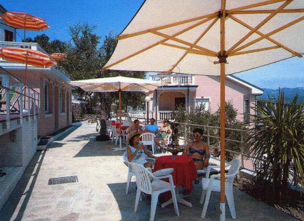 Residence Hotel Edy Империа Екстериор снимка