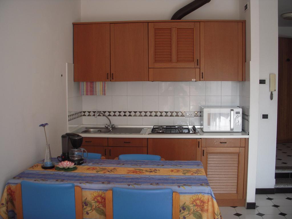 Residence Hotel Edy Империа Екстериор снимка