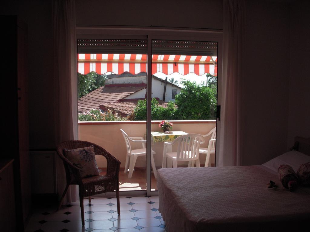 Residence Hotel Edy Империа Екстериор снимка