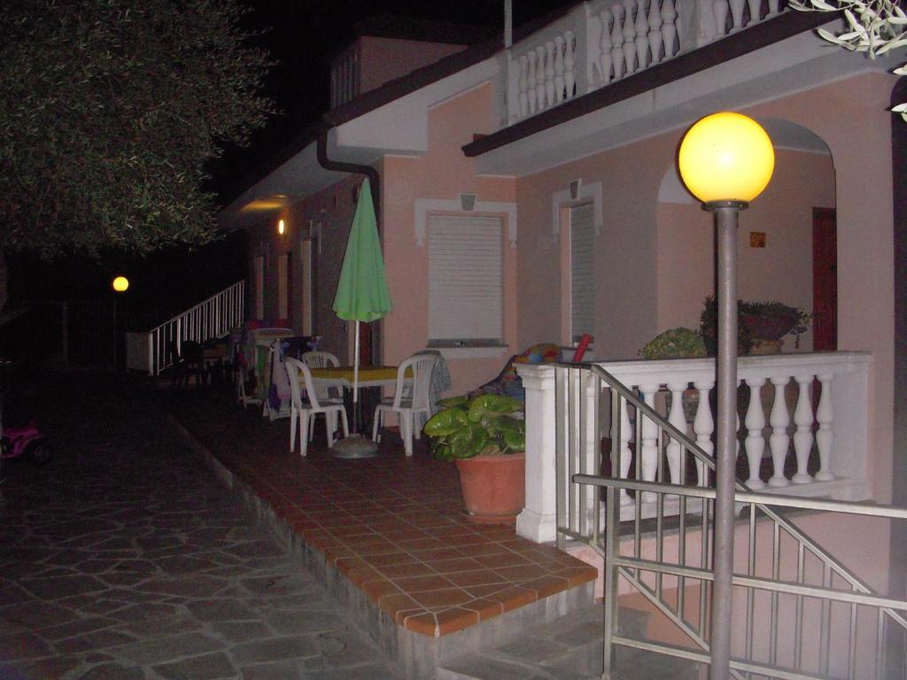 Residence Hotel Edy Империа Екстериор снимка