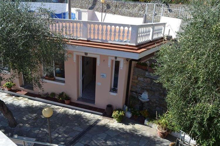 Residence Hotel Edy Империа Екстериор снимка